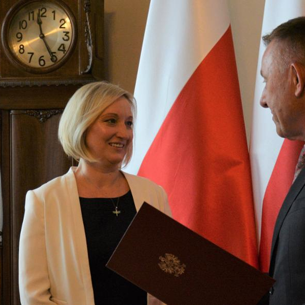 prof. Anna Rogozińska Pawełczyk odbiera powołanie od wojewody m. Łodzi 