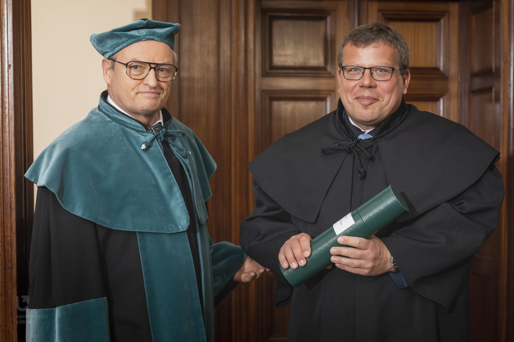 Zdjęcie z uroczystości wręczenia doktoratu