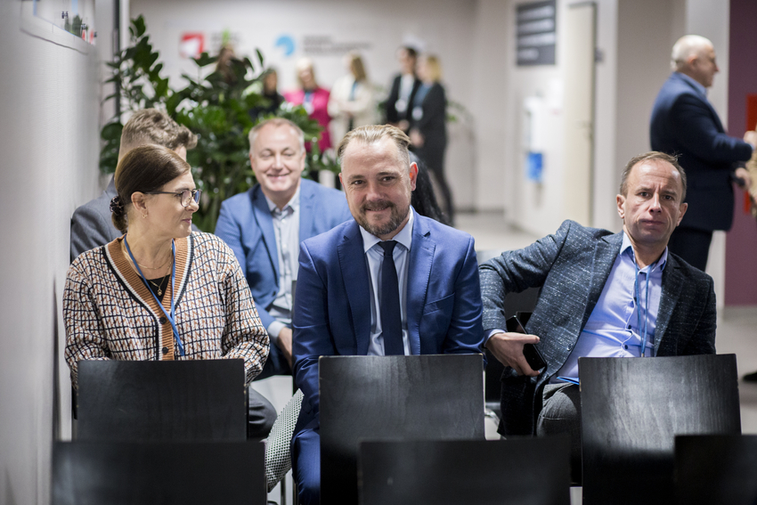 Dr Marta Popławska (Biobank UMED Łódź), prof. Dominik Strapagiel, prof. Maciej Chałubiński (UMED Łódź) w Regionalnym Centrum Medycyny Cyfrowej UMED w Łodzi
