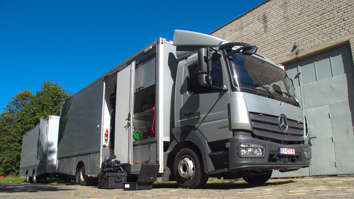 Mobilne laboratorium dla policji dzięki współpracy z naukowcami z UŁ ...