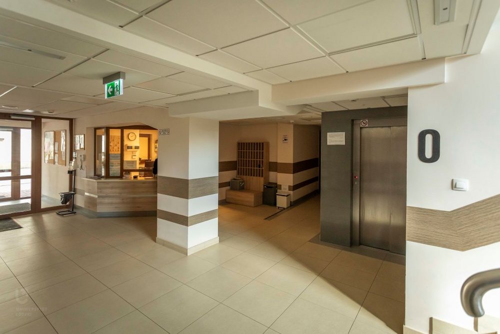 dom studenta numer 9 hol